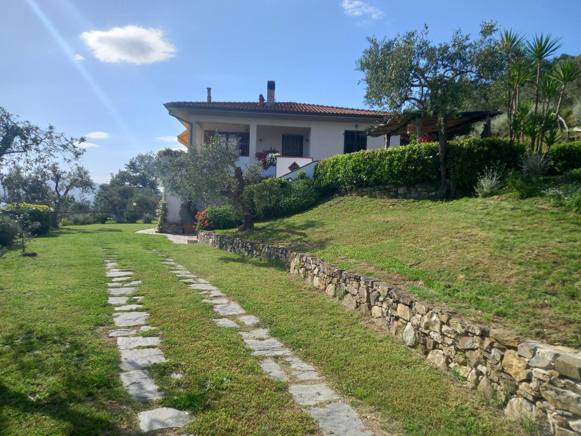 Il Colle Della Brina Hotel Sarzana Eksteriør billede